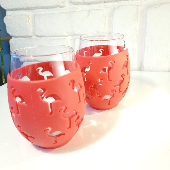 Flamingo Pattern Silicone Skinned Wine Glasses - Picture 7 of 7